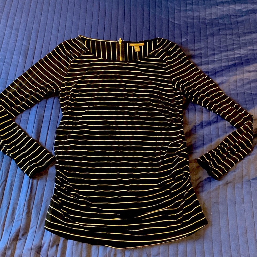 Maternity - A Pea in the Pod IMT-sleeved maternity top